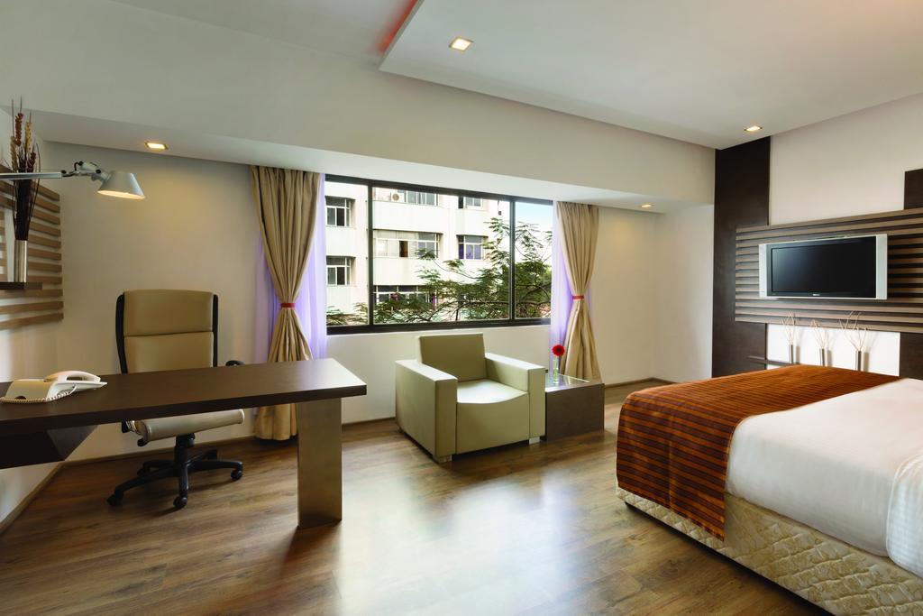 Ramada Chennai Egmore Exterior foto
