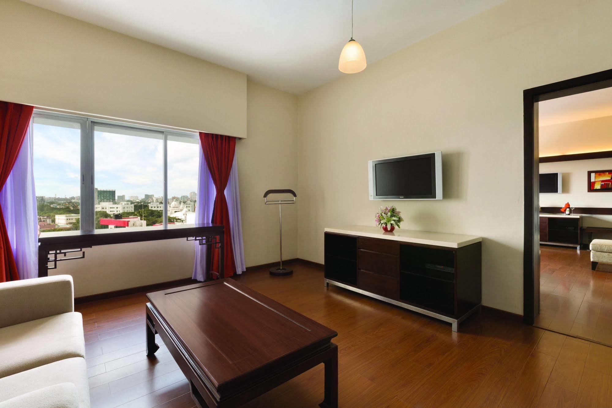 Ramada Chennai Egmore Exterior foto